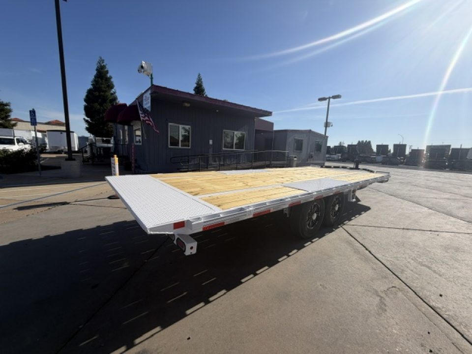 New 2026 Diamond C Trailers DET207L22X102 8.5FT X 22FT 15.5K GVW Tilt Trailer