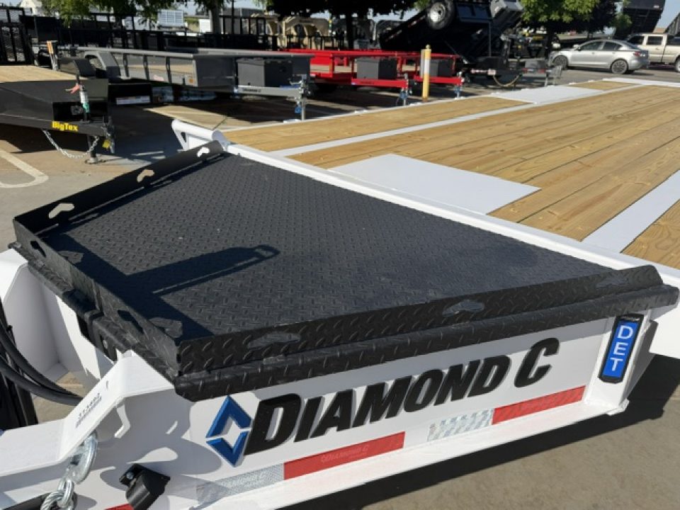 New 2026 Diamond C Trailers DET207L22X102 8.5FT X 22FT 15.5K GVW Tilt Trailer