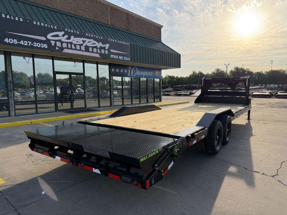 New 2026 LOAD TRAIL GC 28 X 102 TANDEM AXLE 14K GOOSENECK EQUIPMENT HAULER W/ MAX RAMPS