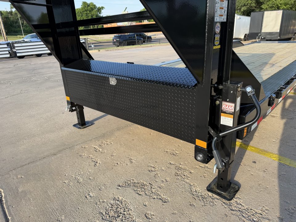 New 2026 LOAD TRAIL GC 28 X 102 TANDEM AXLE 14K GOOSENECK EQUIPMENT HAULER W/ MAX RAMPS