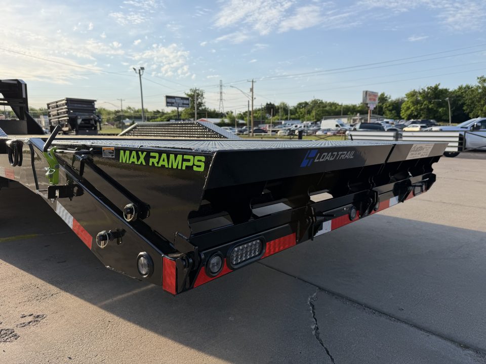 New 2026 LOAD TRAIL GC 28 X 102 TANDEM AXLE 14K GOOSENECK EQUIPMENT HAULER W/ MAX RAMPS