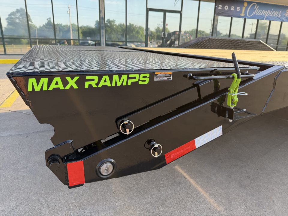 New 2026 LOAD TRAIL GC 28 X 102 TANDEM AXLE 14K GOOSENECK EQUIPMENT HAULER W/ MAX RAMPS