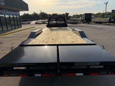 New 2026 LOAD TRAIL GC 28 X 102 TANDEM AXLE 14K GOOSENECK EQUIPMENT HAULER W/ MAX RAMPS