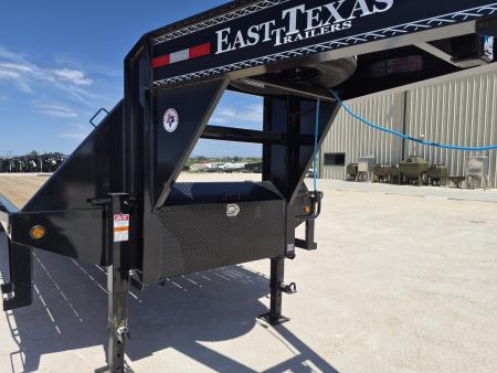 New 2026 East Texas Trailers 32' Gooseneck w/ Macho Ramps