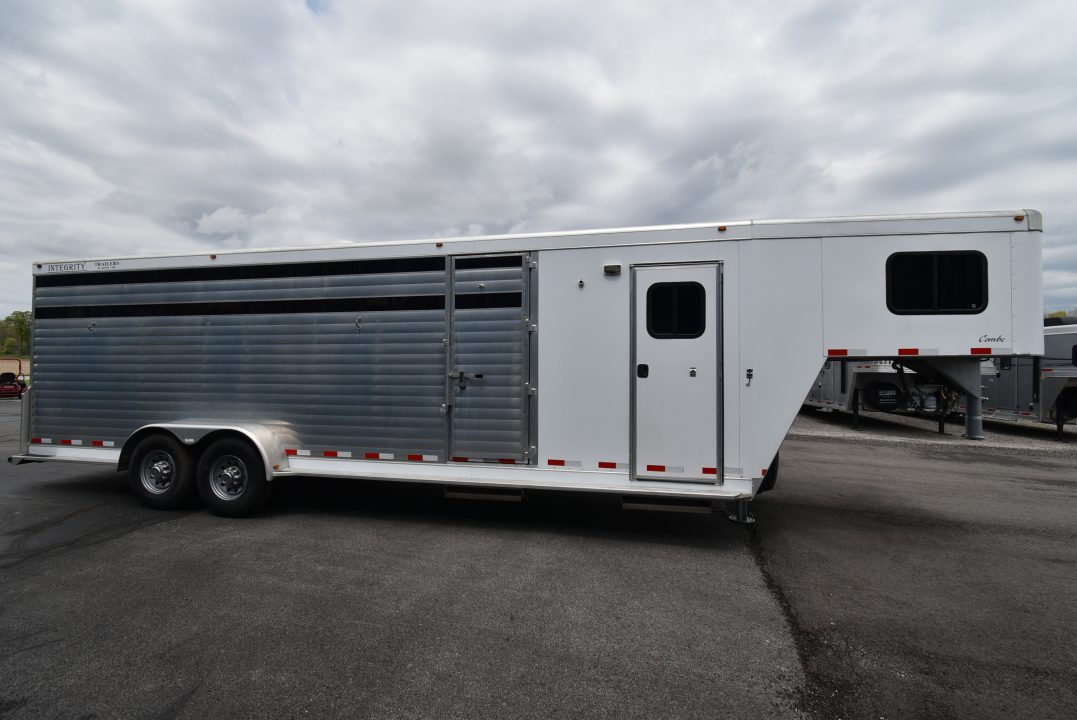 Used 2006 Integrity Stock/ straight load Stock / Stock Combo Trailer