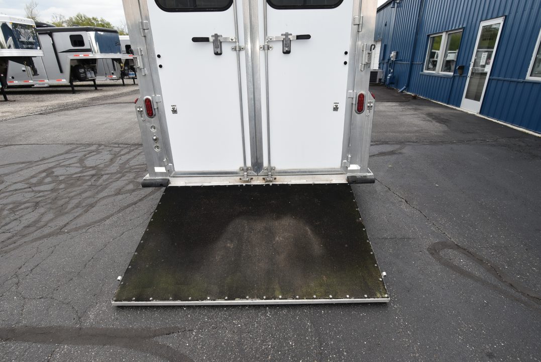 Used 2006 Integrity Stock/ straight load Stock / Stock Combo Trailer
