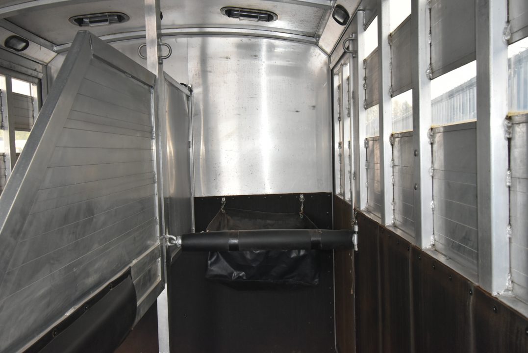 Used 2006 Integrity Stock/ straight load Stock / Stock Combo Trailer