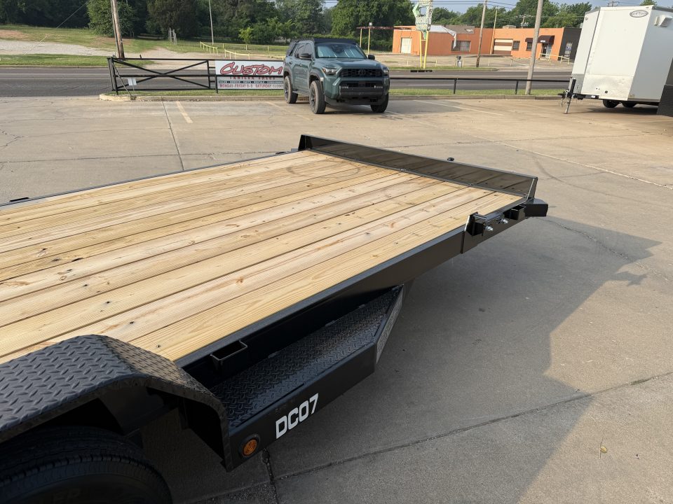 New #263013 2026 TOP HAT DC07 18 X 83 TANDEM AXLE 7K WOOD FLOOR CAR HAULER
