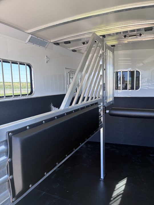 New 2026 Cimarron Trailers 2H Straight Load BP Horse Trailer