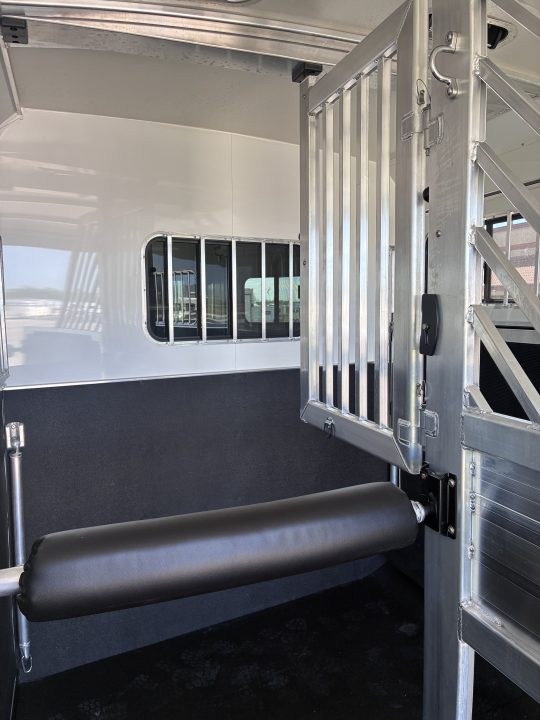 New 2026 Cimarron Trailers 2H Straight Load BP Horse Trailer