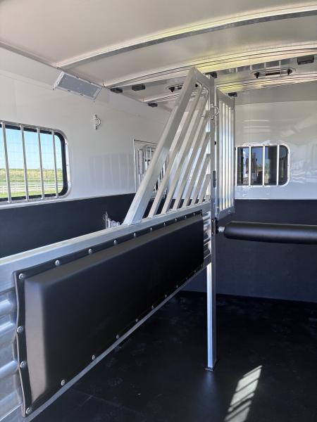 New 2026 Cimarron Trailers 2H Straight Load BP Horse Trailer