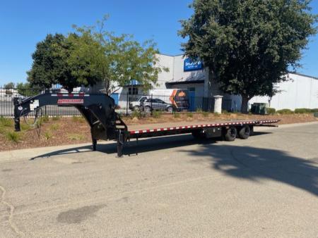 New 2025 Midsota 102 x 36 FBHB36 25.9K Gooseneck 10FT Hydraulic Tail Flatbed Trailer