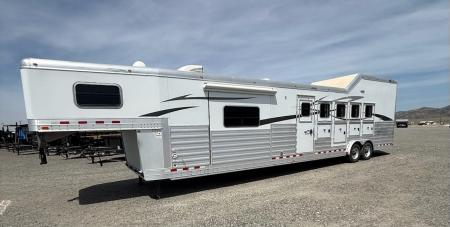 Used 2019 4-Star Trailers 5H LQ Horse Trailer