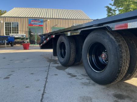 New 2027 Big Tex 22GN-25D5A Flatbed Trailer