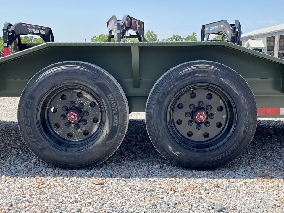 New 2027 MAXXD 102" X 28' 18K Gooseneck Power Tilt Trailer