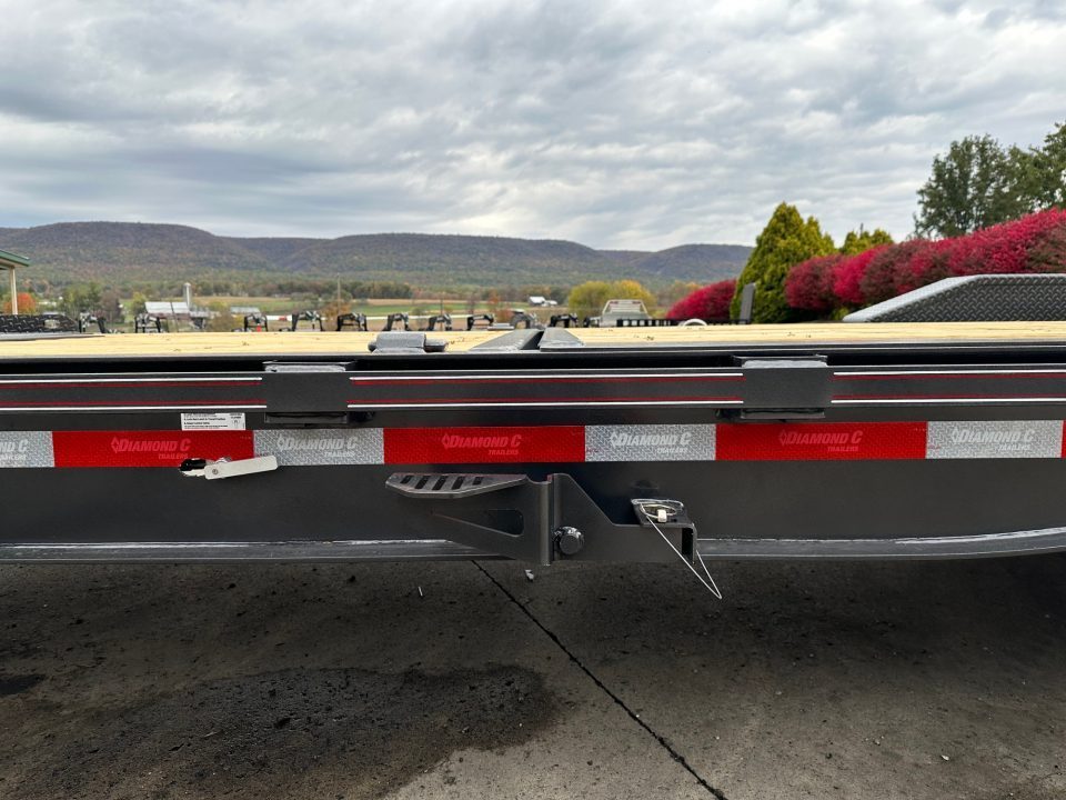 New Diamond C 22' Hydraulic Dampening Tilt (HDT 210)