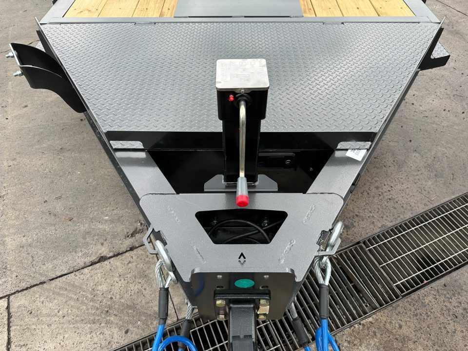 New Diamond C 22' Hydraulic Dampening Tilt (HDT 210)