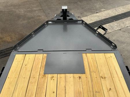 New Diamond C 22' Hydraulic Dampening Tilt (HDT 210)