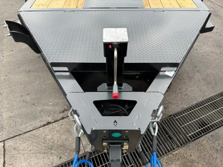 New Diamond C 22' Hydraulic Dampening Tilt (HDT 210)