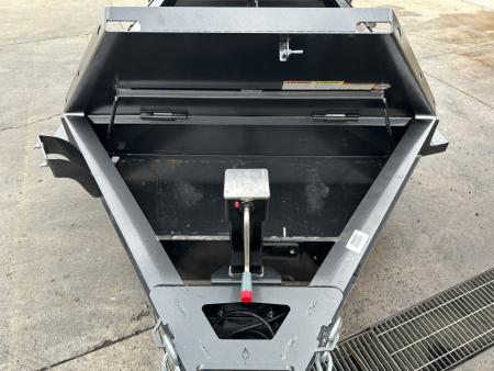 New Diamond C 22' Hydraulic Dampening Tilt (HDT 210)