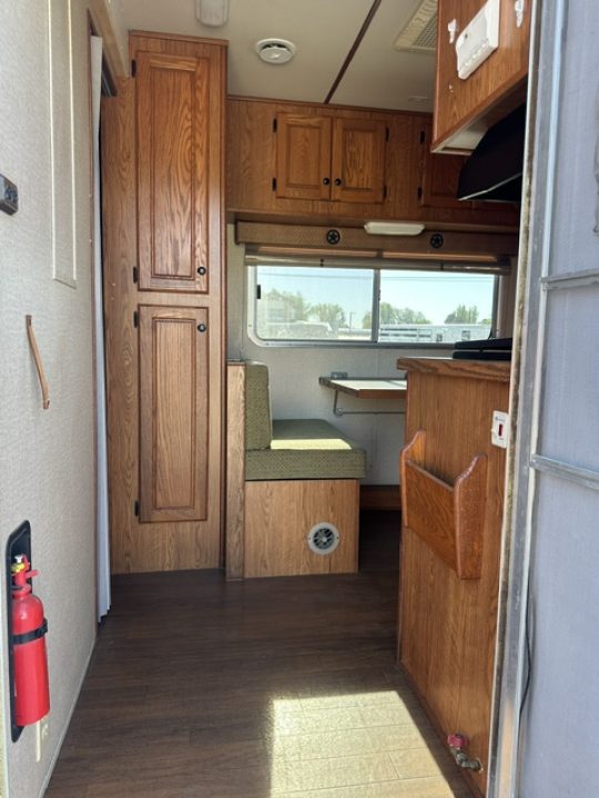 Consignment 2007 Featherlite 3 Horse Living Quarter