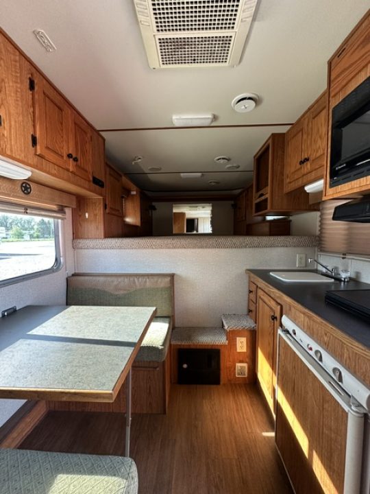 Consignment 2007 Featherlite 3 Horse Living Quarter