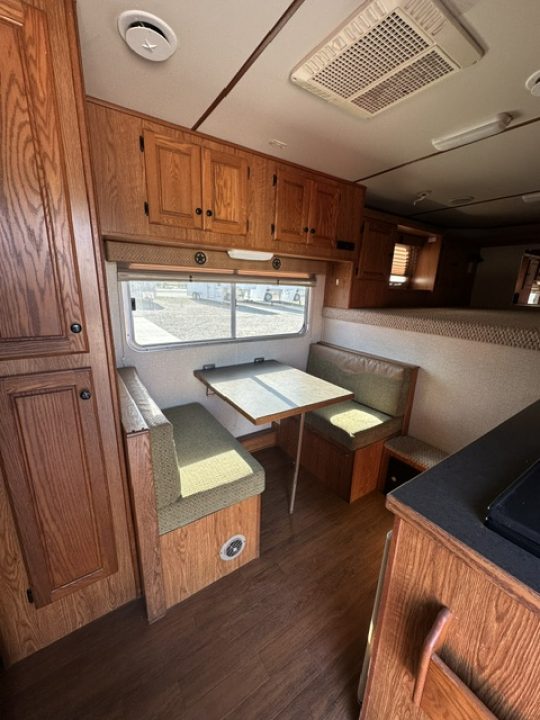 Consignment 2007 Featherlite 3 Horse Living Quarter