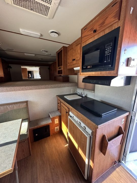 Consignment 2007 Featherlite 3 Horse Living Quarter