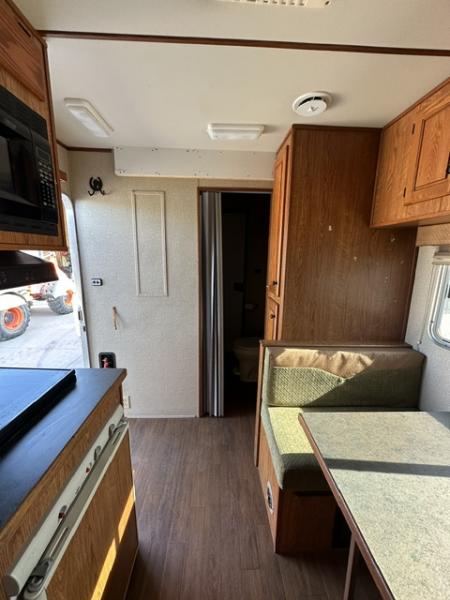 Consignment 2007 Featherlite 3 Horse Living Quarter
