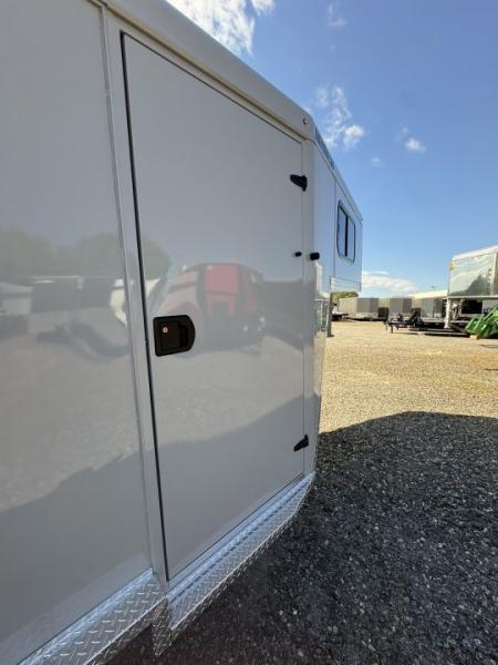 New 2027 Trails West Hotshot GN 21' w/Straight Tack Pkg Horse Trailer