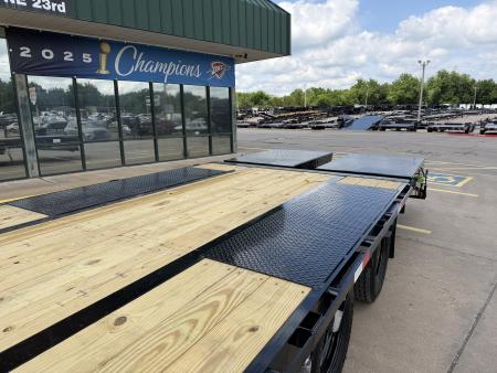 New #386148 2026 LOAD TRAIL GP 32 X 102 DUAL TANDEM LOW-PRO 20K GOOSENECK W/ MAX RAMPS