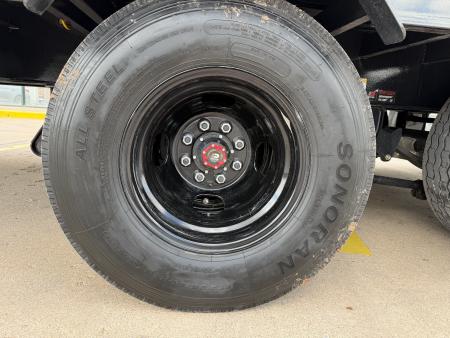 New #386148 2026 LOAD TRAIL GP 32 X 102 DUAL TANDEM LOW-PRO 20K GOOSENECK W/ MAX RAMPS