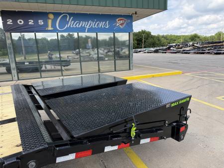 New #386148 2026 LOAD TRAIL GP 32 X 102 DUAL TANDEM LOW-PRO 20K GOOSENECK W/ MAX RAMPS