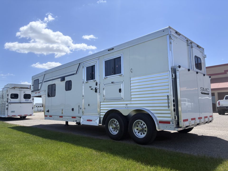 New 2026 SMC 2H 9'LQ Horse Trailer