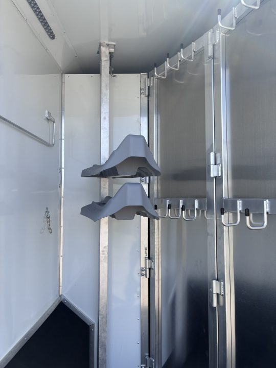 New 2026 SMC 2H 9'LQ Horse Trailer