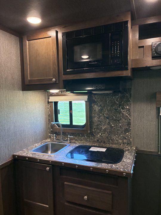 New 2026 SMC 2H 9'LQ Horse Trailer