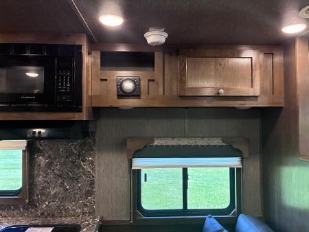 New 2026 SMC 2H 9'LQ Horse Trailer