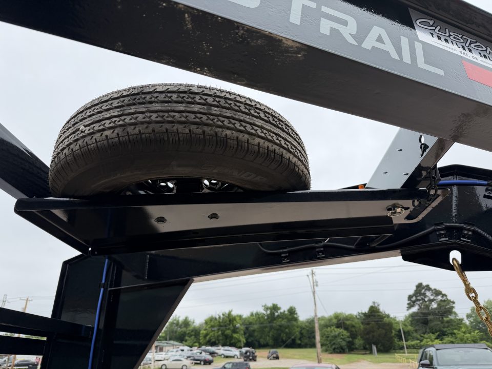 New #385826 2026 LOAD TRAIL GC 20 X 102 TANDEM AXLE 14K GOOSENECK EQUIPMENT HAULER W/ SLIDE IN RAMPS