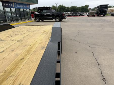 New #385826 2026 LOAD TRAIL GC 20 X 102 TANDEM AXLE 14K GOOSENECK EQUIPMENT HAULER W/ SLIDE IN RAMPS