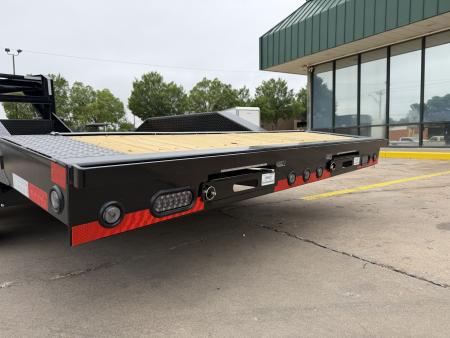 New #385826 2026 LOAD TRAIL GC 20 X 102 TANDEM AXLE 14K GOOSENECK EQUIPMENT HAULER W/ SLIDE IN RAMPS