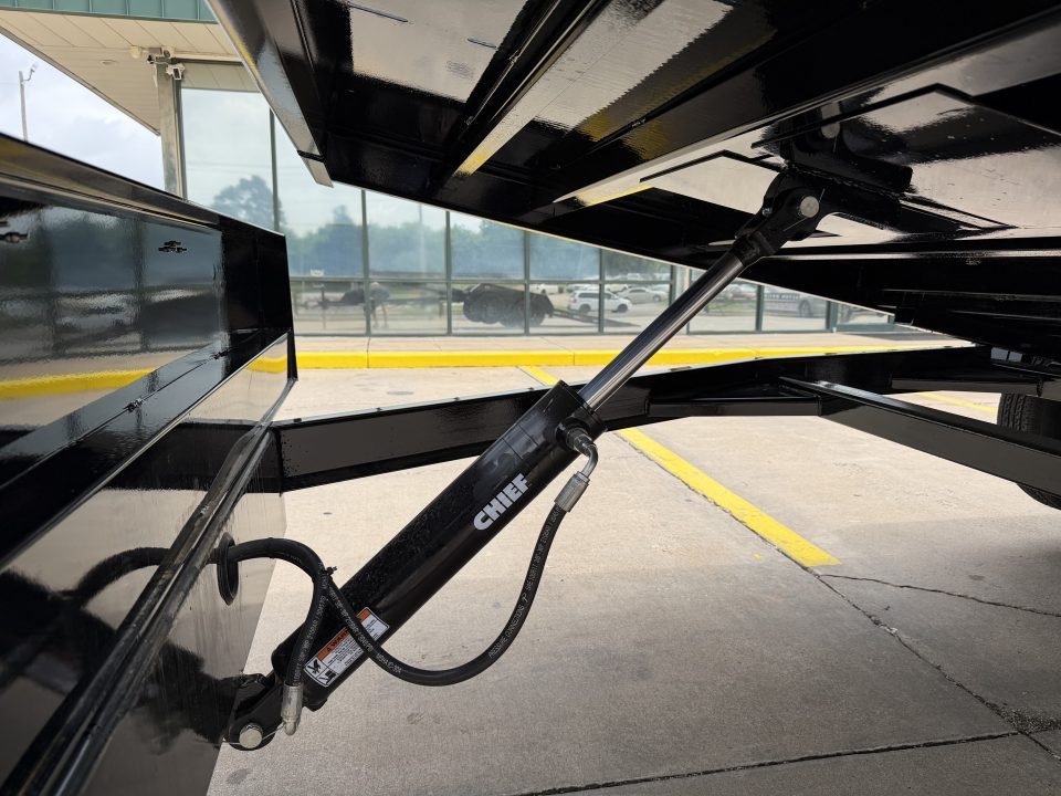 New #385748 2026 LOAD TRAIL TM 20 X 83 TANDEM AXLE RAPID LOADER 7K STEEL FLOOR TILT DECK TRAILER