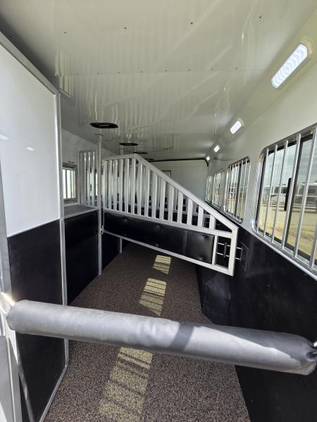 New 2026 Merhow Summit Super Slide 4 Horse Trailer