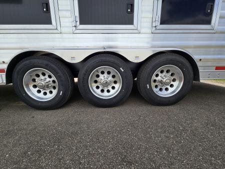 New 2026 Merhow Summit Super Slide 4 Horse Trailer