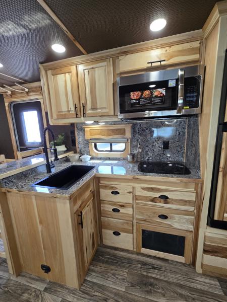 New 2026 Merhow Summit Super Slide 4 Horse Trailer