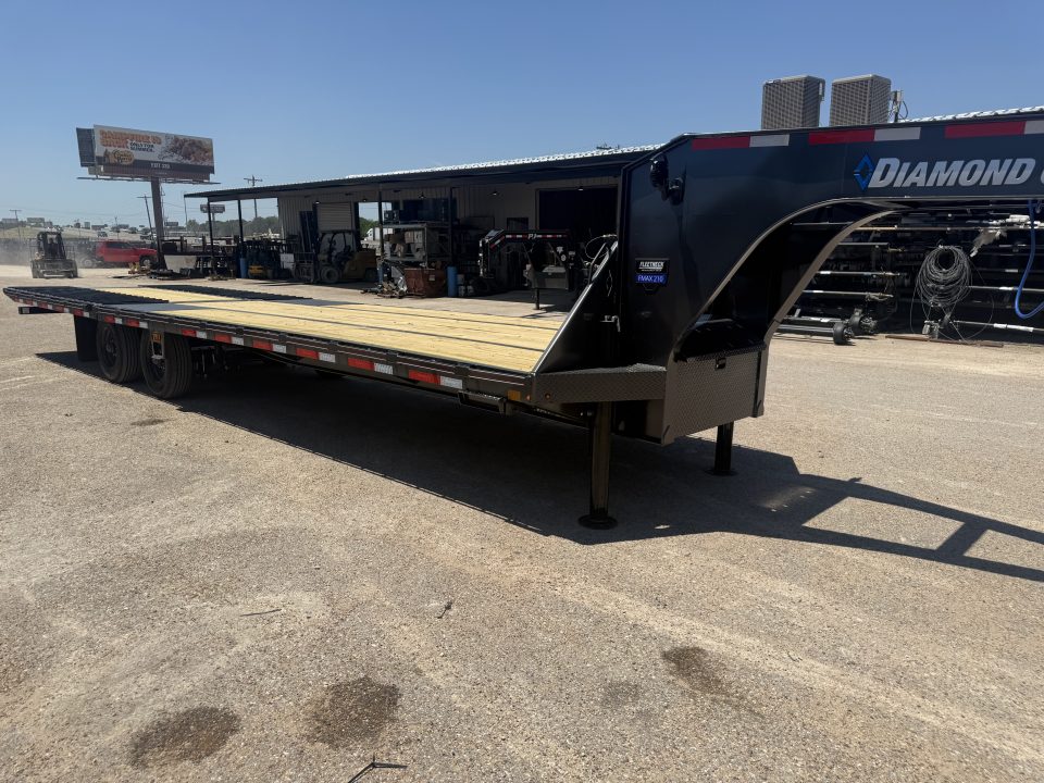 New 2026 Diamond C Trailers FMAX210 102X32 HYD Gooseneck Bodies