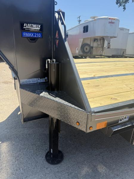 New 2026 Diamond C Trailers FMAX210 102X32 HYD Gooseneck Bodies