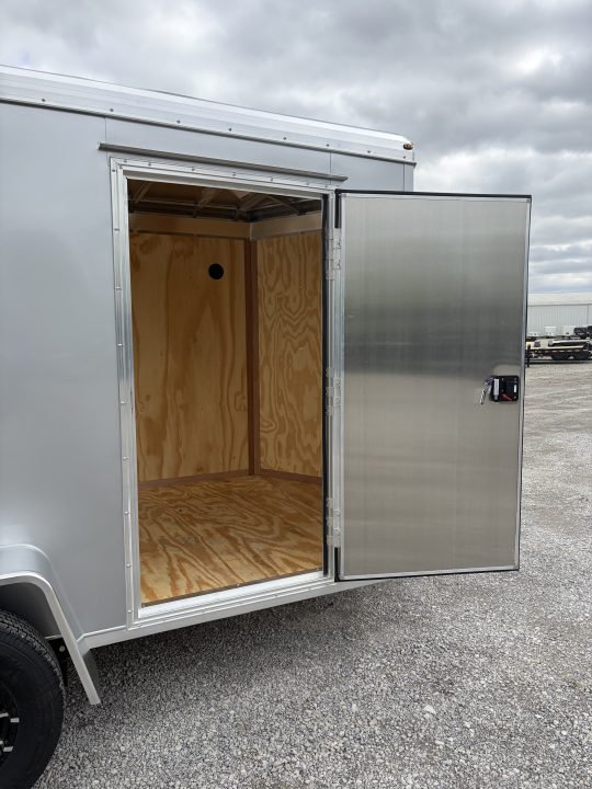 New 2026 NEO TRAILERS NAV106SR (6' X 10') 2.9K Cargo / Enclosed Trailer