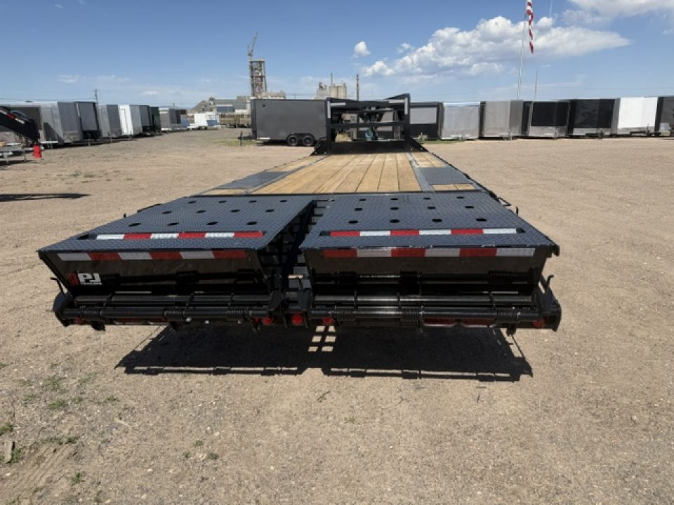 New 2027 PJ Trailers LQ 25' Deckover Trailer- 15K