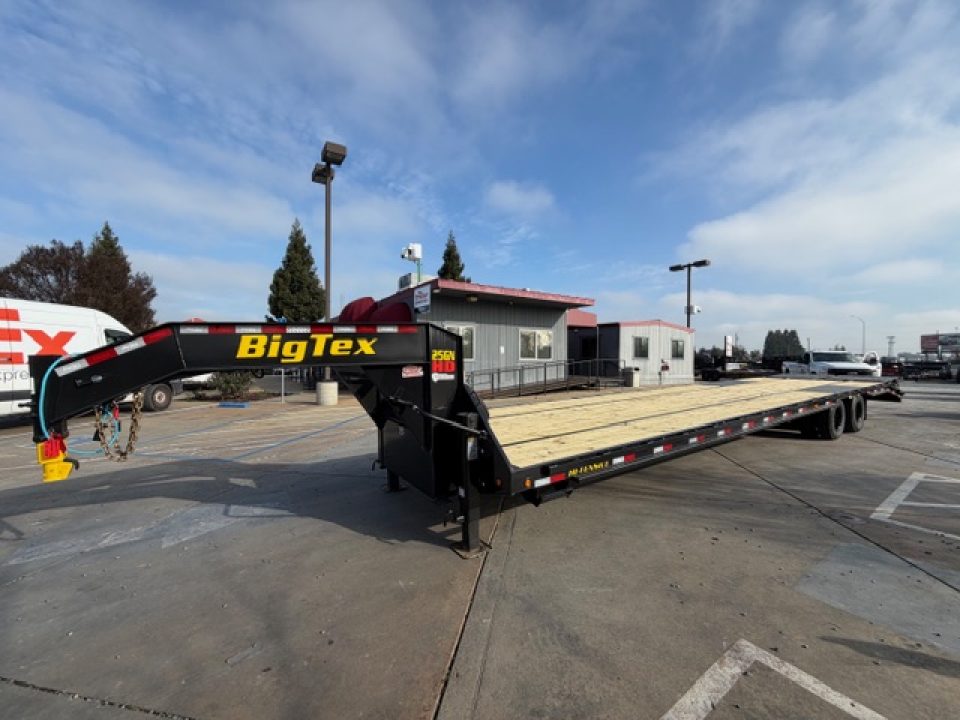 New 2027 Big Tex Trailers 25GN-40D5A-MR 8.5FT X 40FT 25.9K GVW TA-D Equipment Trailer