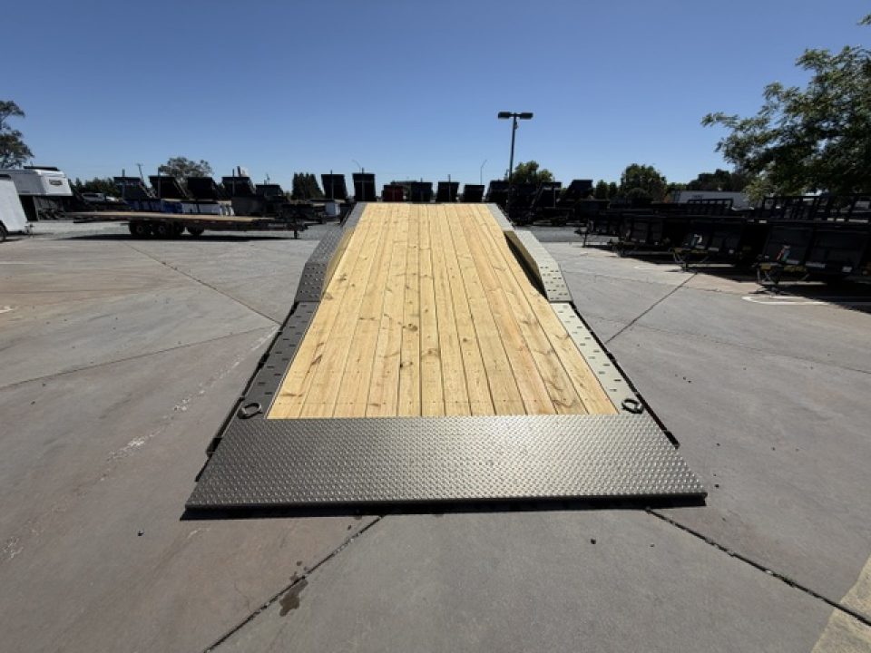 New 2026 Diamond C Trailers HXD207L24X102 8.5FT X 24FT 14.9K GVW Tilt Trailer